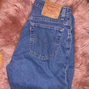 Gorgeous Levi mom jeans